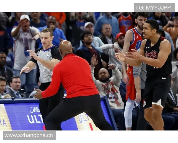 热火与开拓者激战正酣球迷期待精彩对决与精彩瞬间 热火与开拓者激战正酣球迷期待精彩对决与精彩瞬间